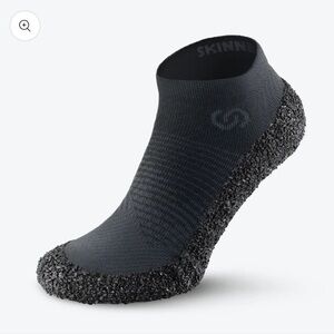 SKINNERS Men's Black Sock Shoes